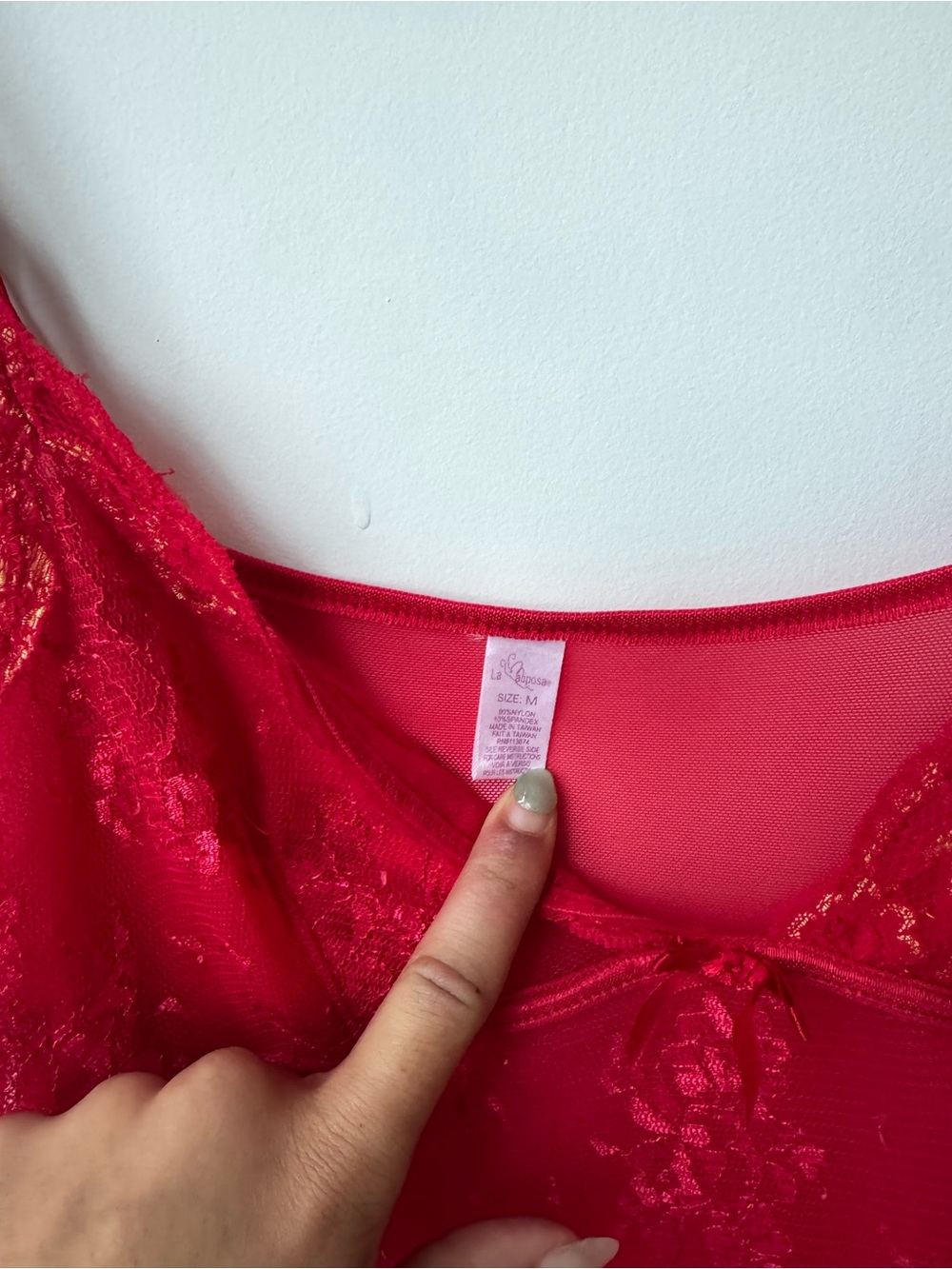 Red Lace Intimate - Picture 3 of 3